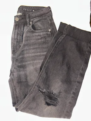 American Eagle Mom Jeans thumbnail 1