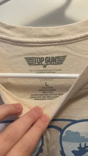 Buc-ee's T-Shirt top gun Large thumbnail 3