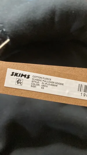 SKIMS Embossed Pullover Hoodie XS thumbnail 5