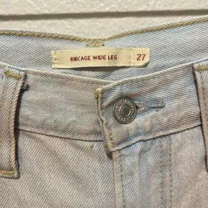 Levi’s Ribcage Wide Leg Jeans in Fairy Dust Dreams Light Wash Size 27 70s 90s thumbnail 4