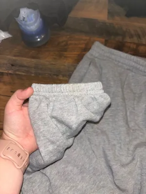 Old navy sweatpants  thumbnail 2