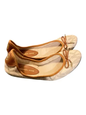 Michael Kors Women’s Size 6.5 Lillie Ballet Flats Beige Tan MK Monogram Bow thumbnail 2