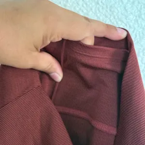 Vuori Lux Rib Studio Leggings Currant Heather burnt red color size large thumbnail 13