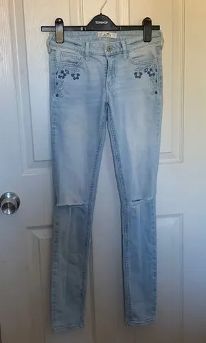 Hollister light wash jeans size 00 waist 23 thumbnail 1