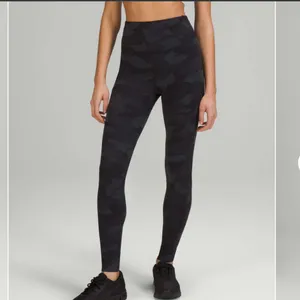 Lululemon Size 6 Base Pace High-Rise Navy Blue Camouflage Leggings. thumbnail 3