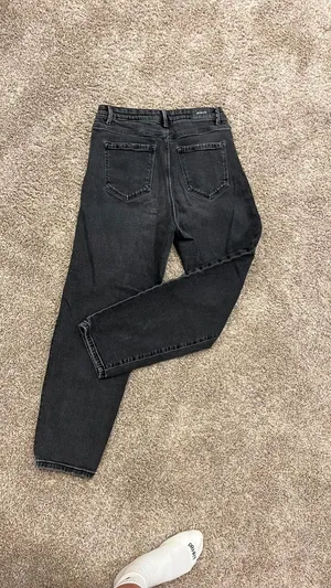Stradivarius Black Mom Jeans thumbnail 2