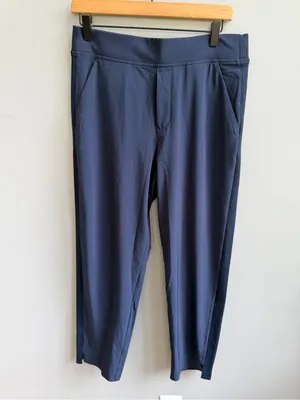 Athleta Brooklyn Ankle Pant in Navy Size 8 Casual Wrinkle Resistant Stretch thumbnail 6
