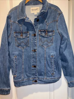 Wrangler Blue Jean Jacket Large 4 Pockets In Front Buttons Have W On Them thumbnail 1