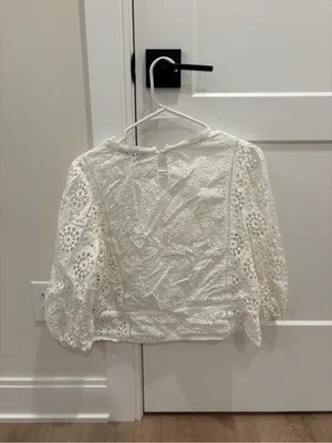 Banana Republic White Eyelet 100% Cotton Blouse thumbnail 4