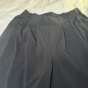Te Verde Black Wide Leg Pleated Lightweight Pants Athleisure Sz 8 thumbnail 3