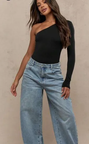 Missguided one sleeve asymmetrical bodysuit. Size 2. Never‎ wore. thumbnail 1