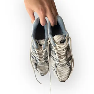 New Balance 470 White and Blue Athletic tennis Shoes thumbnail 4