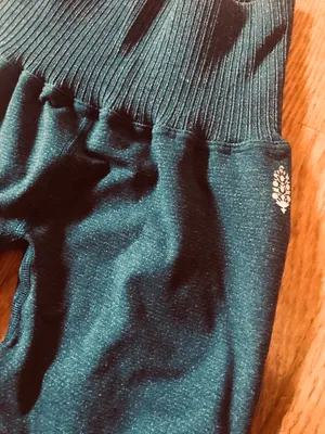 Free People NWOT Happiness Runs Crop & Good Karma 7/8 Legging XS/S MSRP $118 SET thumbnail 10