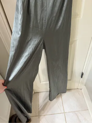 Sleek Green Satin V thumbnail 2