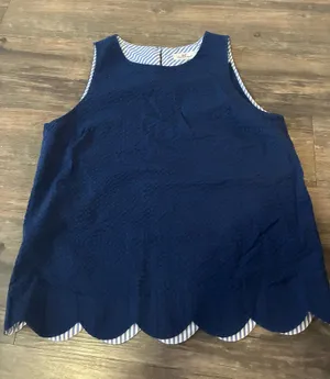 Never worn Vineyard Vines navy blue scalloped top  thumbnail 1
