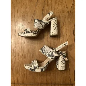 Steve Madden Sarena Snake Print Strappy Open Toe Block Heel Ankle Strap 7 thumbnail 8