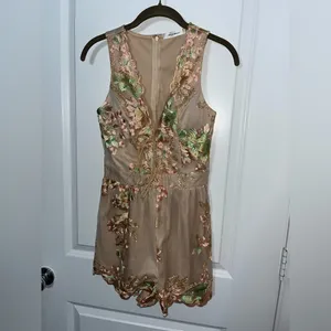 Hello Molly Fairy Embroidery Mesh Floral Plunge Neckline Zip Up Romper Sz 10 thumbnail 3