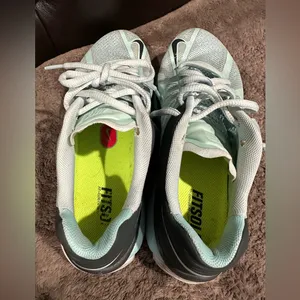 Nike Women's Mint Green Athletic Shoes thumbnail 4