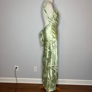 SHEIN - Green Floral Detailed Dress With Open Upper Back thumbnail 2