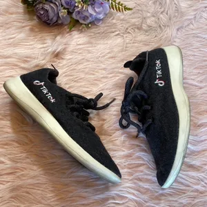 Allbirds X TikTok Wool Runner Sneakers Grey sz 6 thumbnail 1