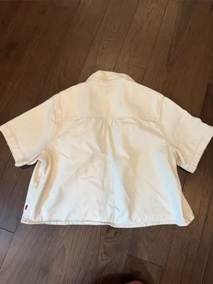 Levi’s Women’s Short-Sleeve Denim Jacket in Off White Size Large - C71-012 thumbnail 9