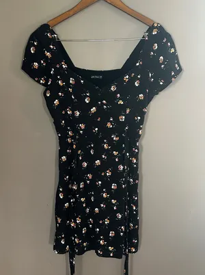 Abercrombie & Fitch Black Floral Mini Dress Size Medium thumbnail 1