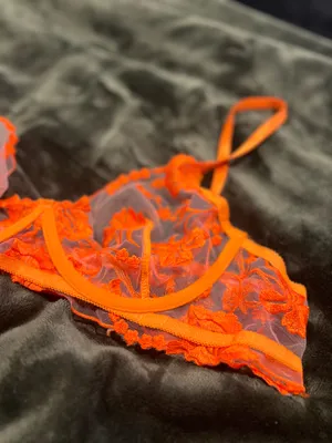 Neon Orange Lace Bra Size 34 C thumbnail 3