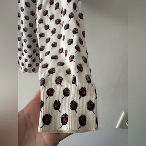 Ann‎ Taylor Loft Women's Button Up Sweater Cardigan Fan Design thumbnail 4