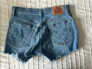 Levi’s Jean Shorts thumbnail 3