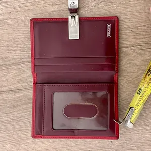 Coach Y2K Vintage Red Leather Compact Bifold Credit Card Holder Wallet thumbnail 4