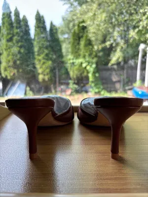 Classy Brown Kitten Heels Size 7 thumbnail 4
