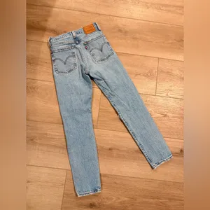 Levi Wedgie Women Classic Blue Distressed Women's Jeans thumbnail 2