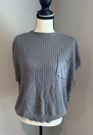 Women’s Gray Short-Sleeve Knit Sweatshirt with Pocket thumbnail 1