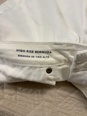 Universal Threads White High-Rise Bermuda Denim Shorts – Size 6 / 28R (Measures 31") thumbnail 4