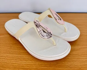 Crocs Sanrah sandals women's 9 liquid metallic flip flop white rose gold comfort thumbnail 1