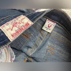 True Religion Joey Cuffed Jean Shorts Sz. 27 thumbnail 3
