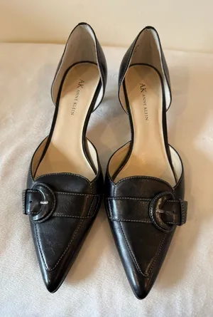 AK Anne Klein Pointed Toe Pumps Women's Size 8.5M Black Kitten Heels Pull-On thumbnail 1