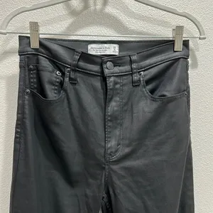 Abercrombie & Fitch 90s Ultra Slim Straight Coated Denim w/slit thumbnail 3