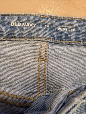 Old Navy Light Blue Relaxed Fit Men’s Jeans thumbnail 2
