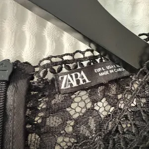 Zara women's large black slightly cropped lace blouse with sheer back goth thumbnail 2