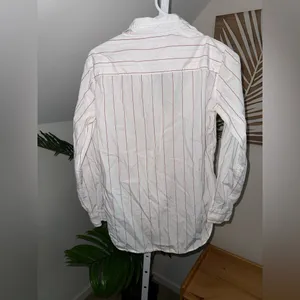 Frank‎ & Eileen - Women's Button Down in White with Thin Red Stripe size small thumbnail 5