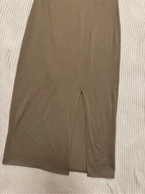 Ribbed Midi Dress in Brown thumbnail 2