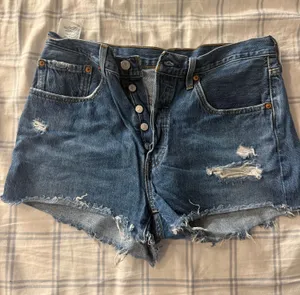 Levi’s 501 Distressed Cutoff Denim Shorts – Size 30 thumbnail 1