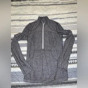 Lululemon Women's Define Pullover Color Heathered Slate Size 8 Four‎ Way Stretch thumbnail 2