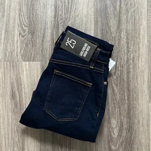 NWT BDG Girlfriend High rise Dark Wash Skinny Jeans 25 Women’ss Stretch. Casual thumbnail 7