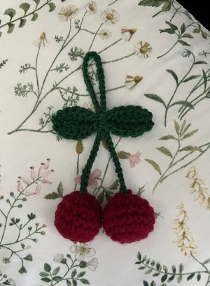Crochet charm Green thumbnail 1