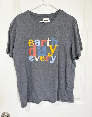 Pact Earth Day Every Day Gray organic cotton colorful print cotton shirt size XL thumbnail 1