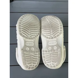 ⁠Crocs Classic Clogs White Women 6 Men 4 Sanrio Hello Kitty Charms⁠ Unisex thumbnail 11