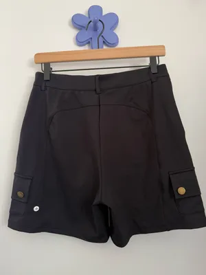 Halara Medium NEW Black Cargo Shorts High Rise Outdoor Relaxed thumbnail 2