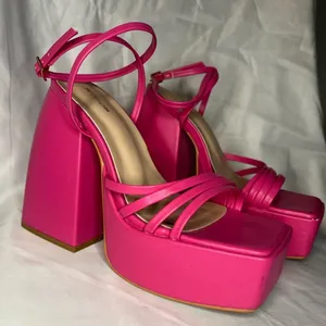 PrettyLittleThing Pink Square Toe Strappy Platform Heel Sandals Size 5 thumbnail 4